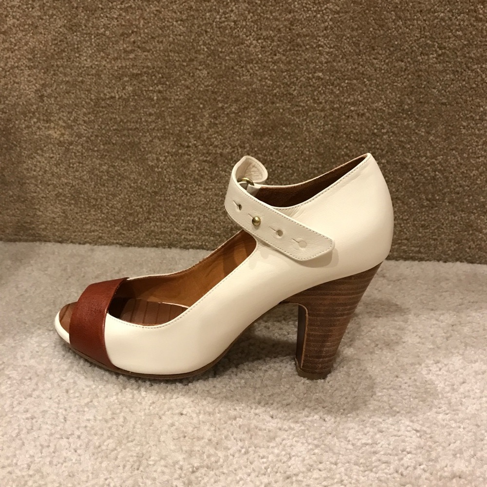 Chie Mihara Beige and Brown Leather Heels